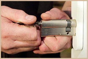 Elite Locksmith Services North Las Vegas, NV 702-989-3777 Elite Locksmith Services North Las Vegas, NV 702-989-3777 - 1-locksmiths